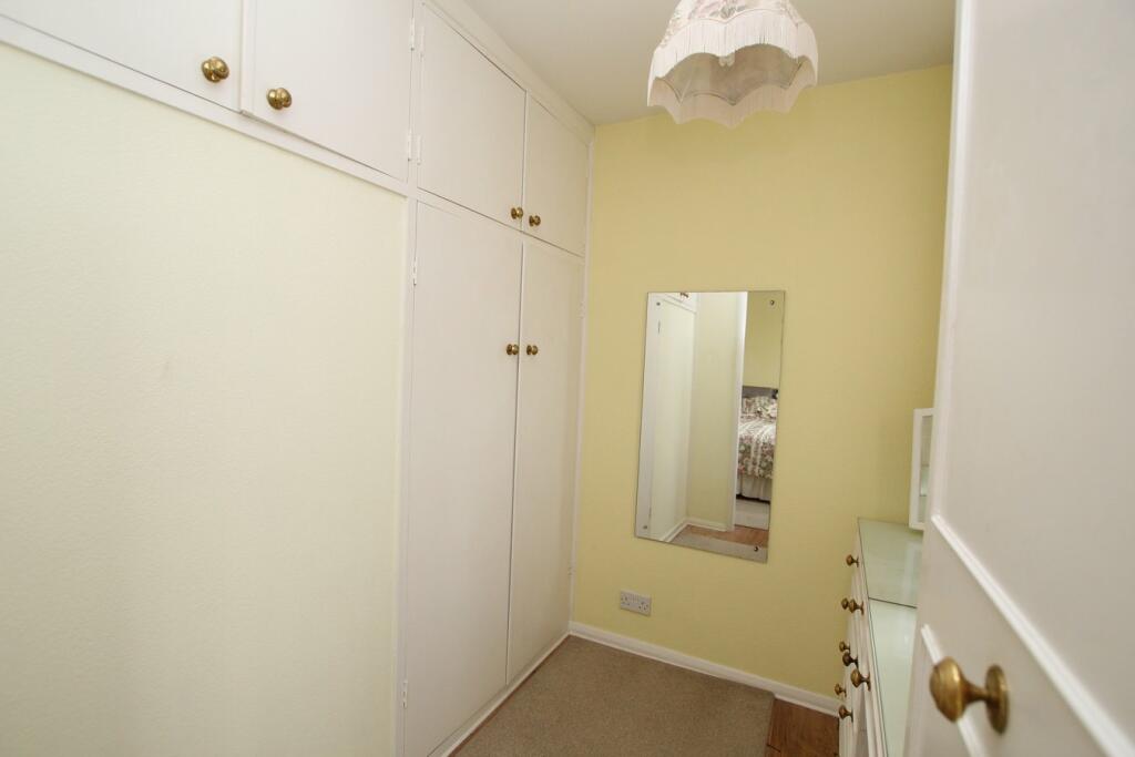 Dressing room/ Bedroom 3 