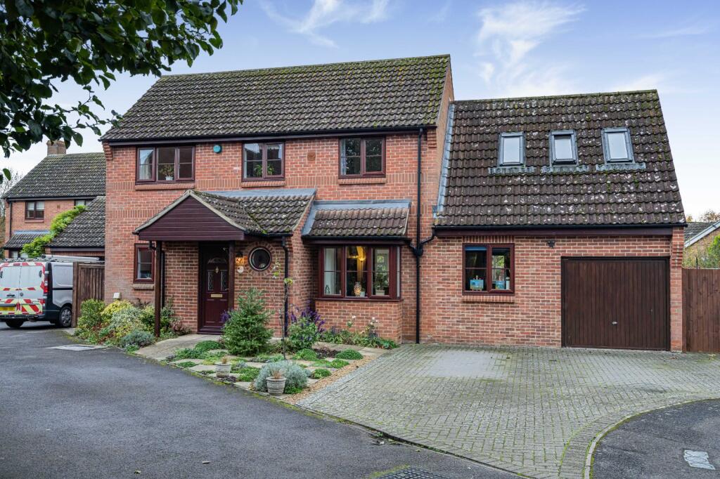 Hunt Road, Thame, Oxfordshire, OX9