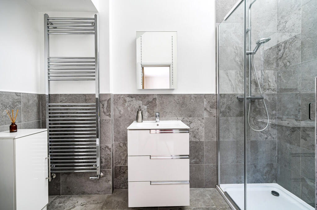 Ensuite Shower