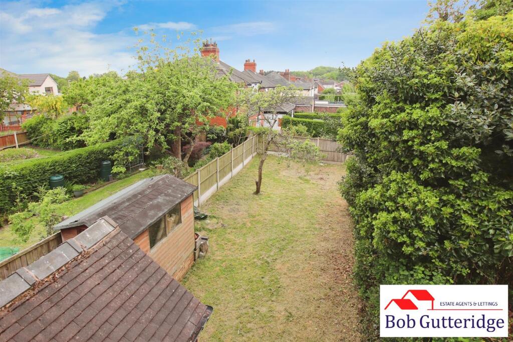 ENCLOSED REAR GARDEN