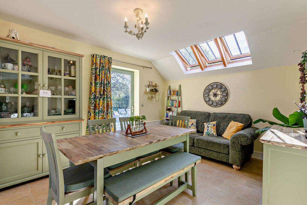 8641652-interior0...