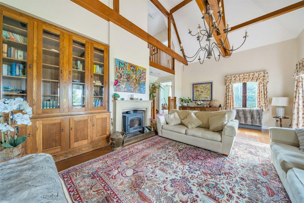 Sitting room side aspect.jpg