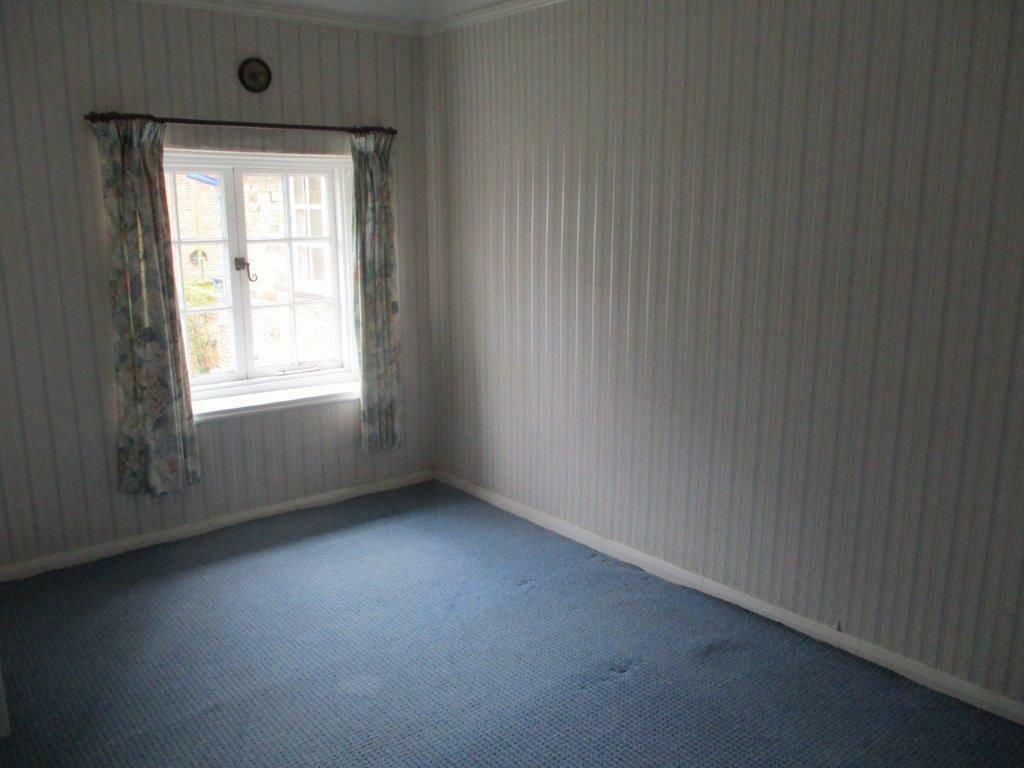 6 Bedroom.JPG