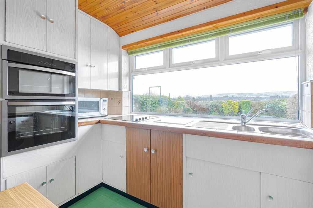 Kitchen / Breakfast Room