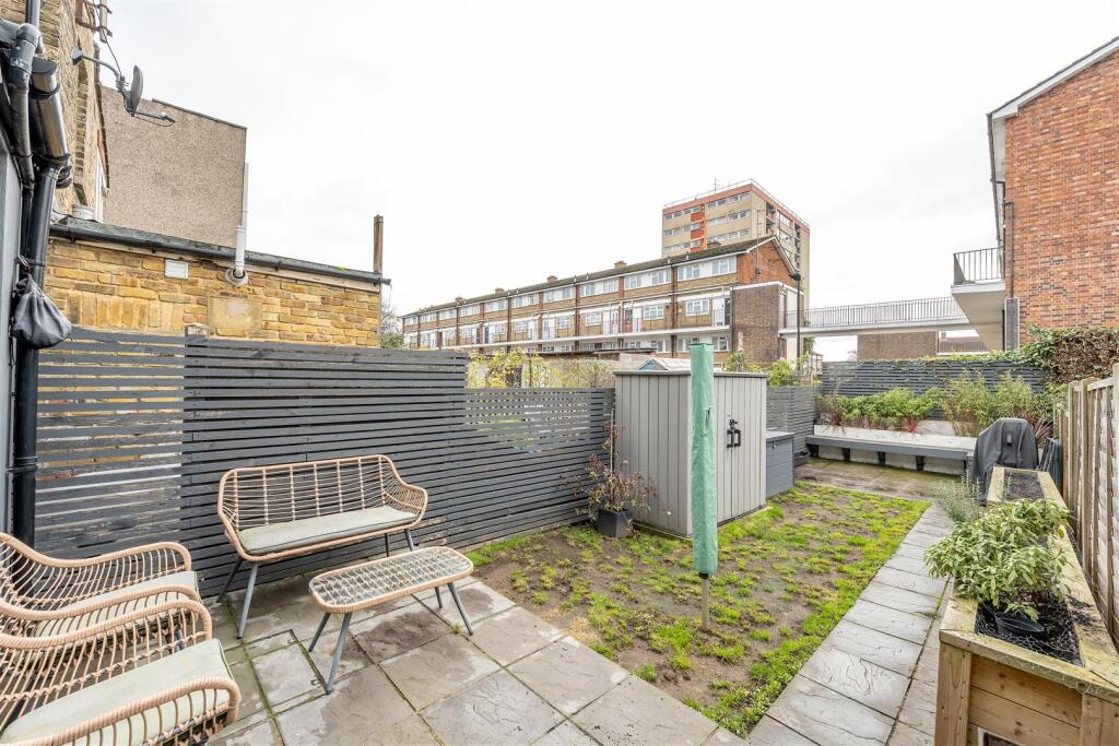 Vansittart Road, E11