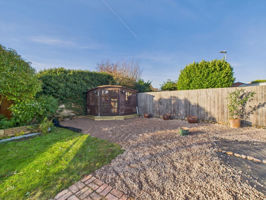 CAM01909G0-PR0438-STILL014