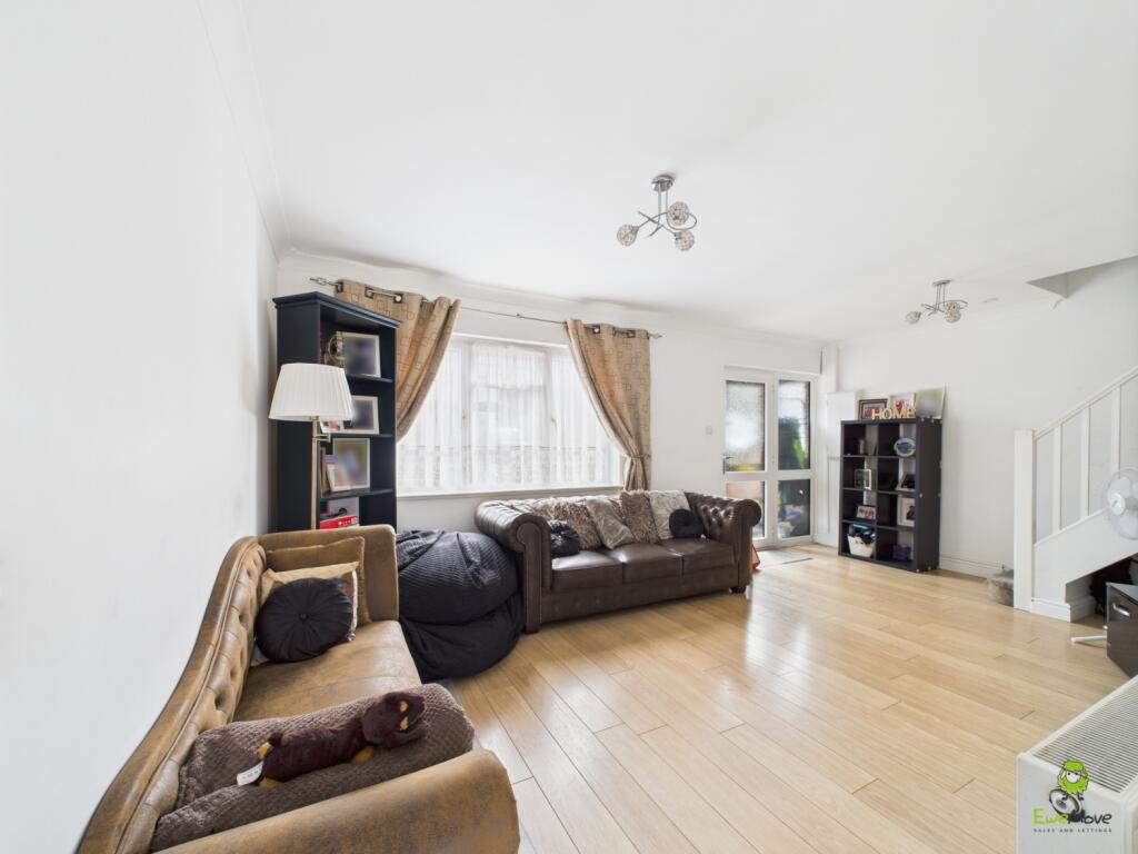 Presented by Nicoleta at EweMove Bexleyheath and D