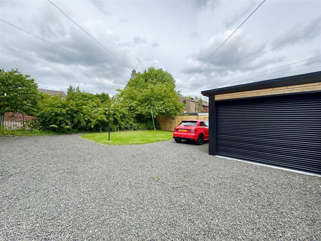 Garden/Driveway