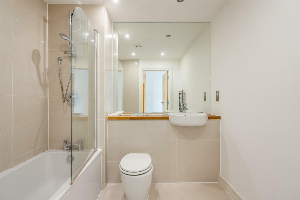 8557115-interior14.jpg