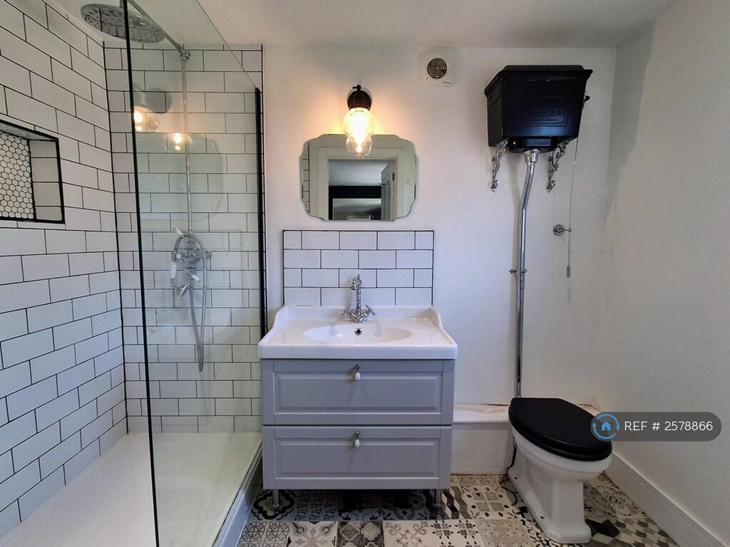 En-Suite 1