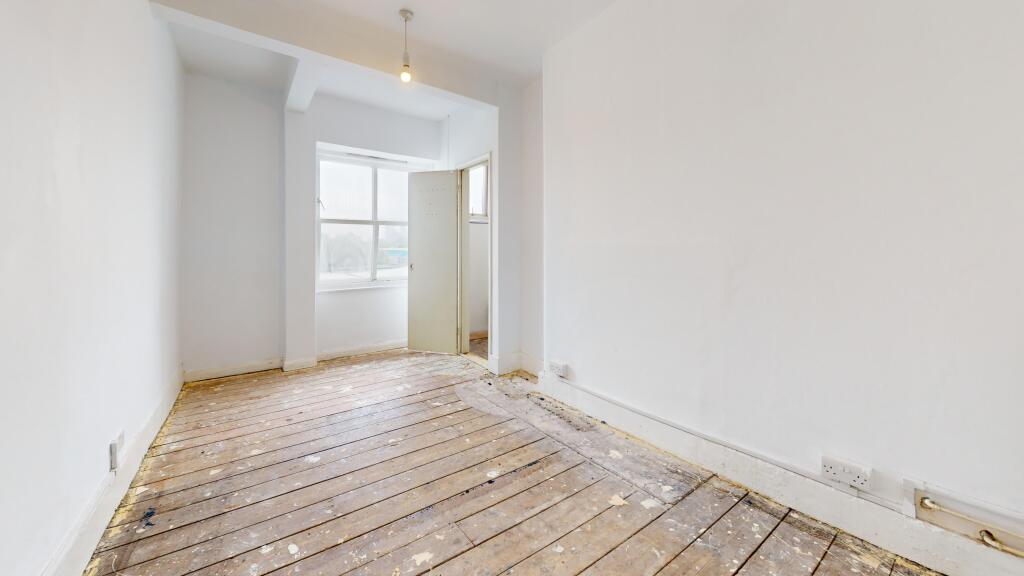Flat 80, Kingsley Flats, Old Kent Road, Bermondsey, London, SE1 5UR