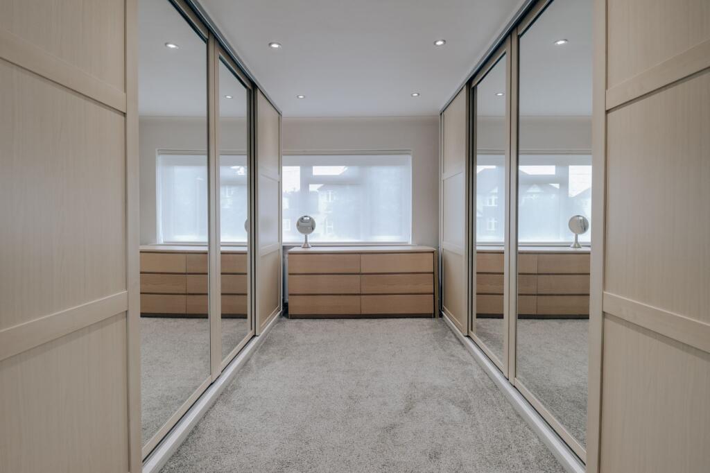 Main bedroom dressing area #2