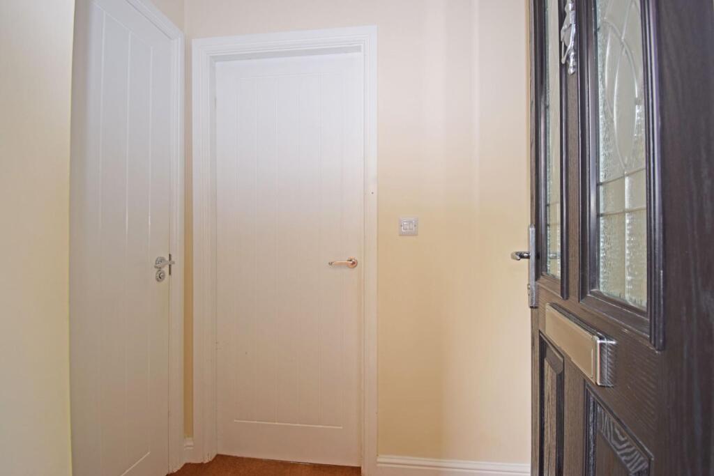 5 Periwinkle Cottages, hall.jpg