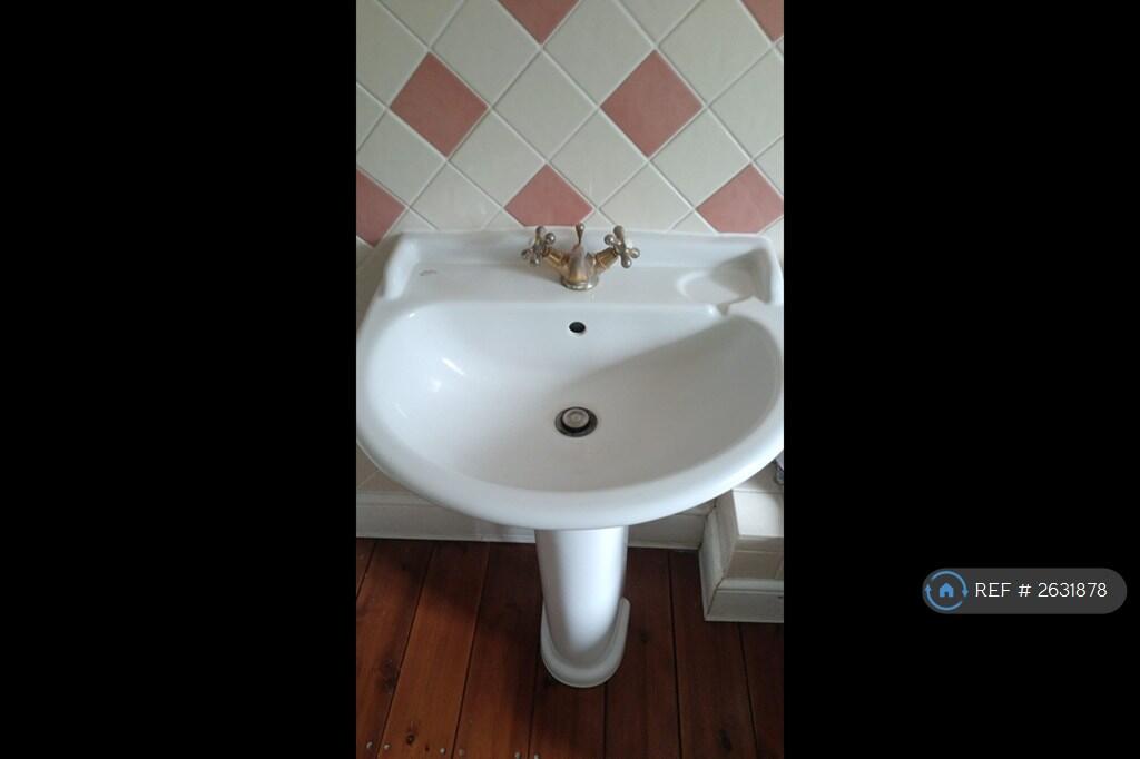 First Floor Ideal Standard Basin