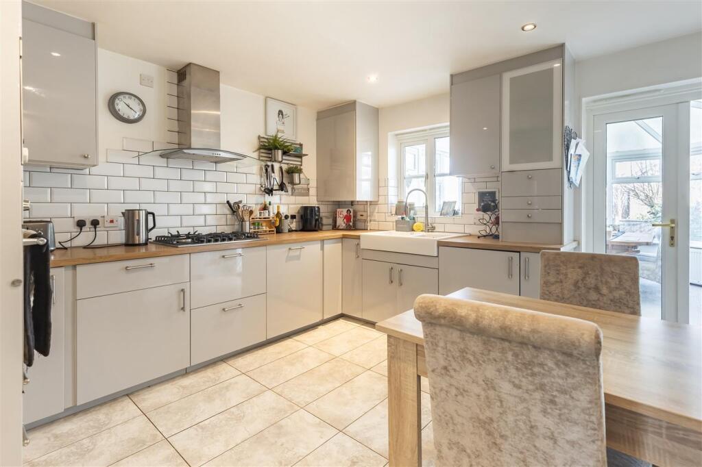 12 Forest Dr (3).jpg