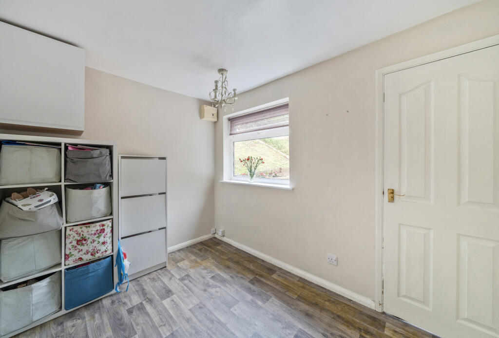 1347546-23-68b6f0...