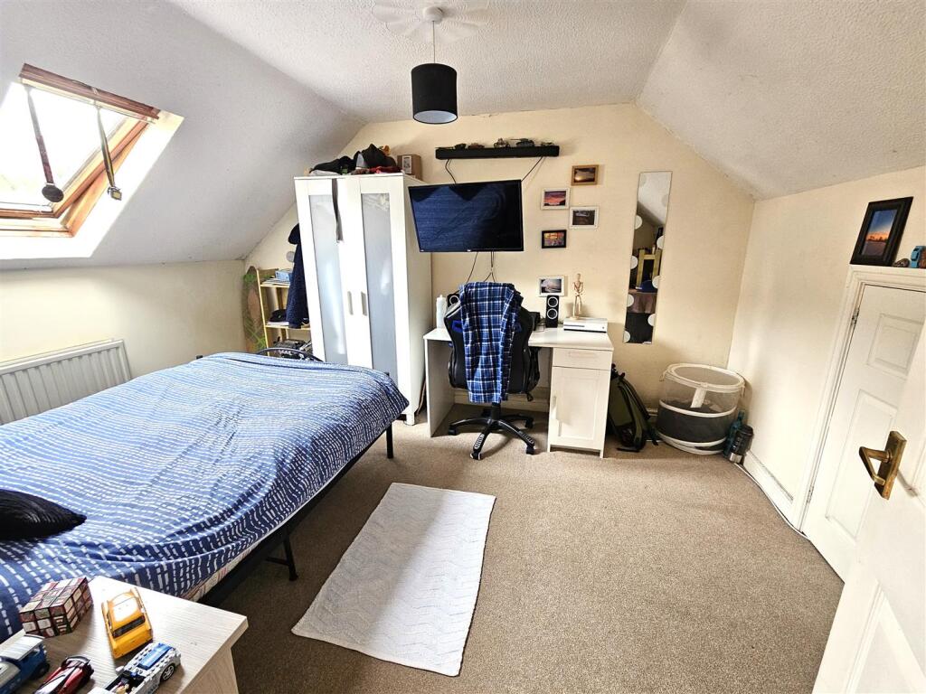Bedroom 2.jpg