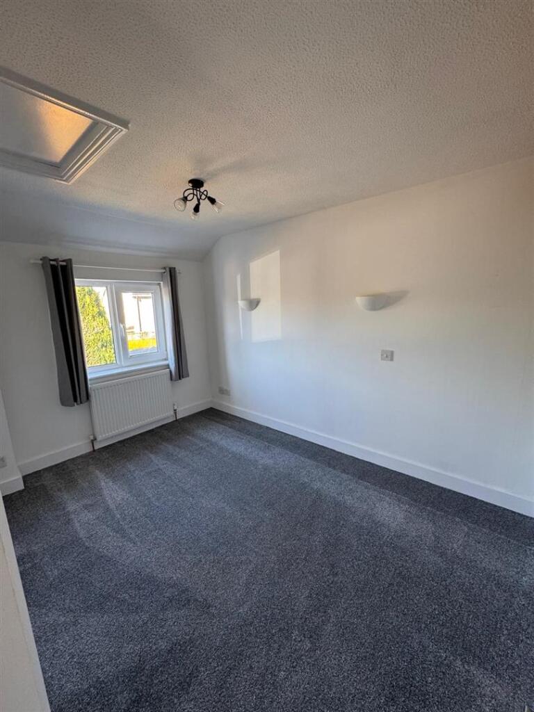 Bedroom 1.jpeg