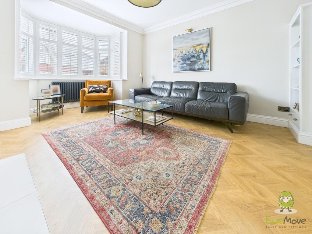 CAM01543G0-PR0166-STILL052