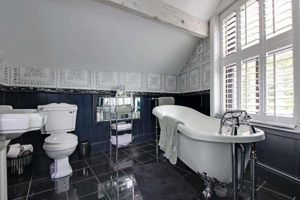 Bedroom 1 ensuite Bathroom