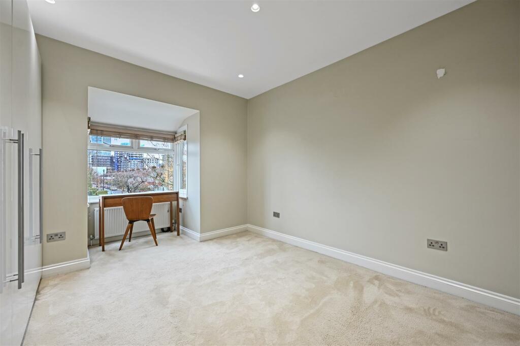 AR - Eastfields Road3.JPG