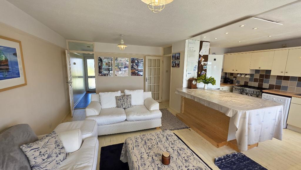 Sitting Room / Kitchen