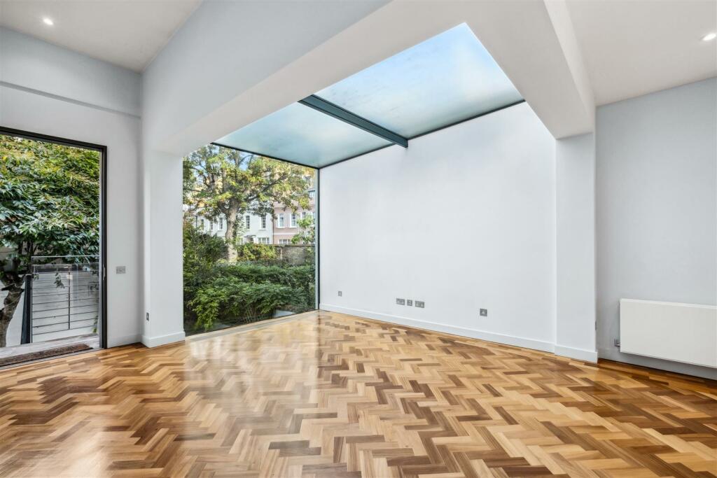 Reception Room (2)