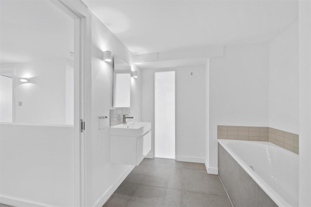 82, Craven Gardens ,13.jpg