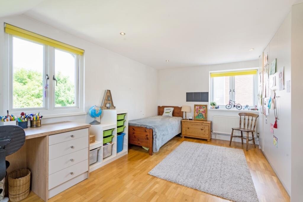 15 Vallance Road ...