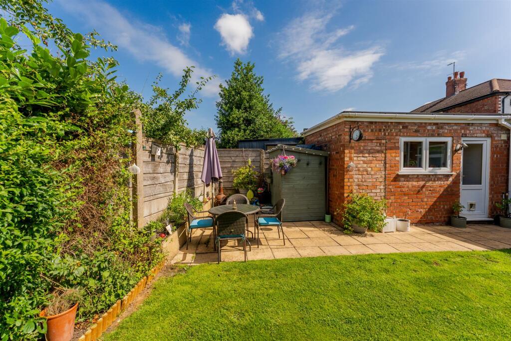 10 Rayleigh Avenue, Davenham-4.jpg