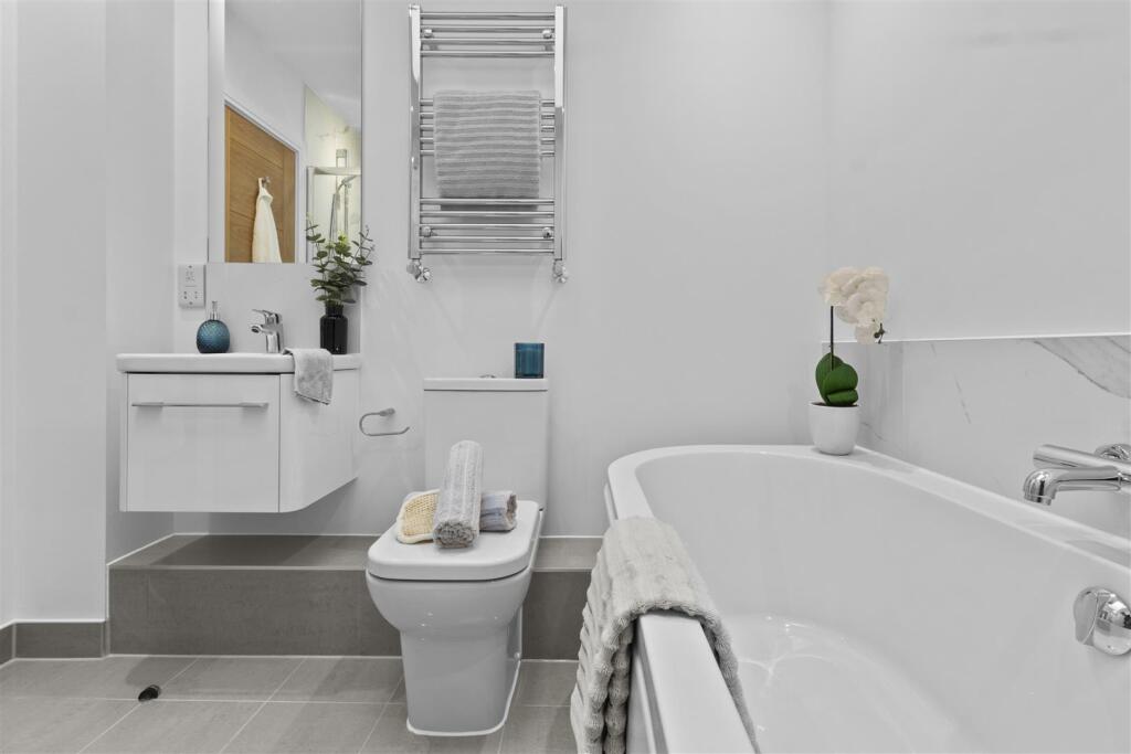 Main Bathroom