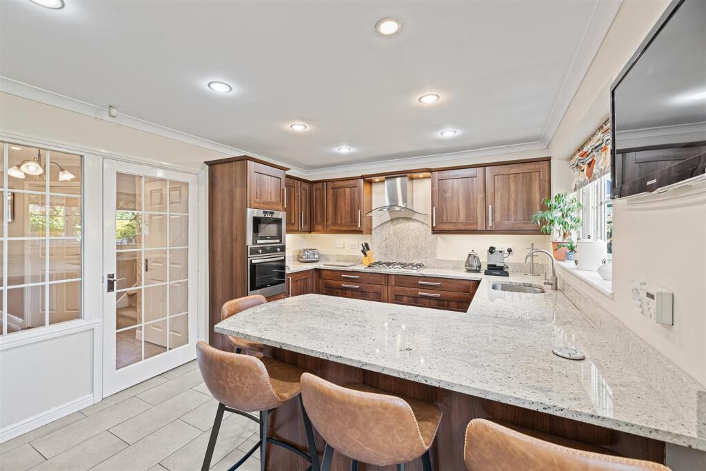 Kitchen/Breakfast Room