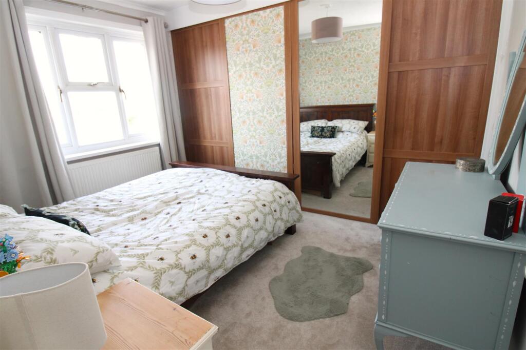Bedroom 2.JPG