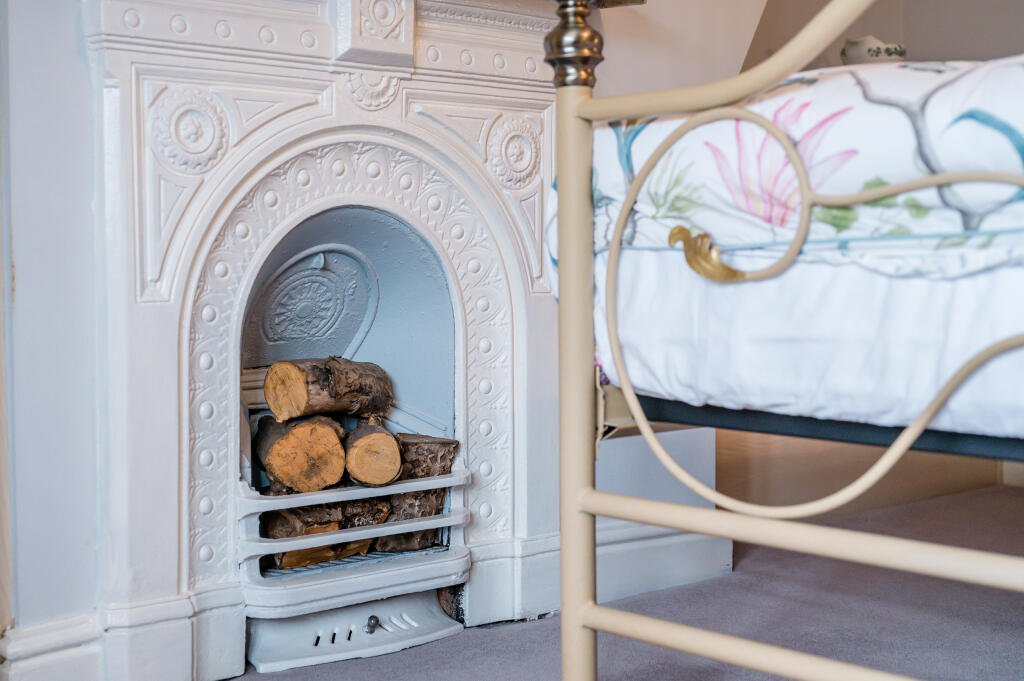 Laurel Cottage Details-03