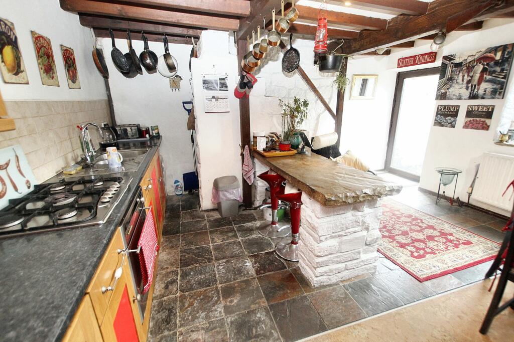Dining kitchen