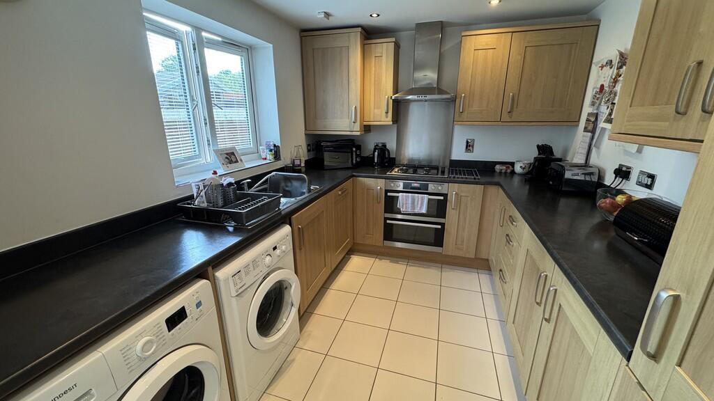 Kitchen/diner/fam...