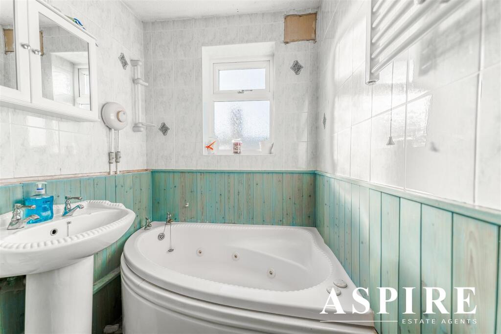 33 HAINAULT AVENUE-06-01-24-6dp.jpg