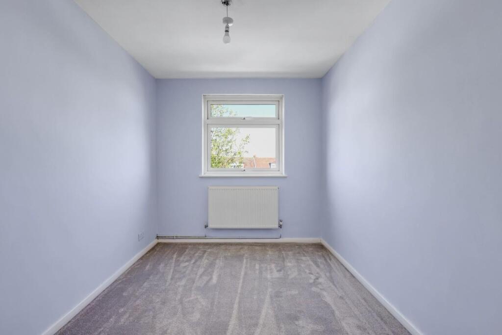 03-dd03JHPropWpen - 8 Benwick Court -7-medium.JPG