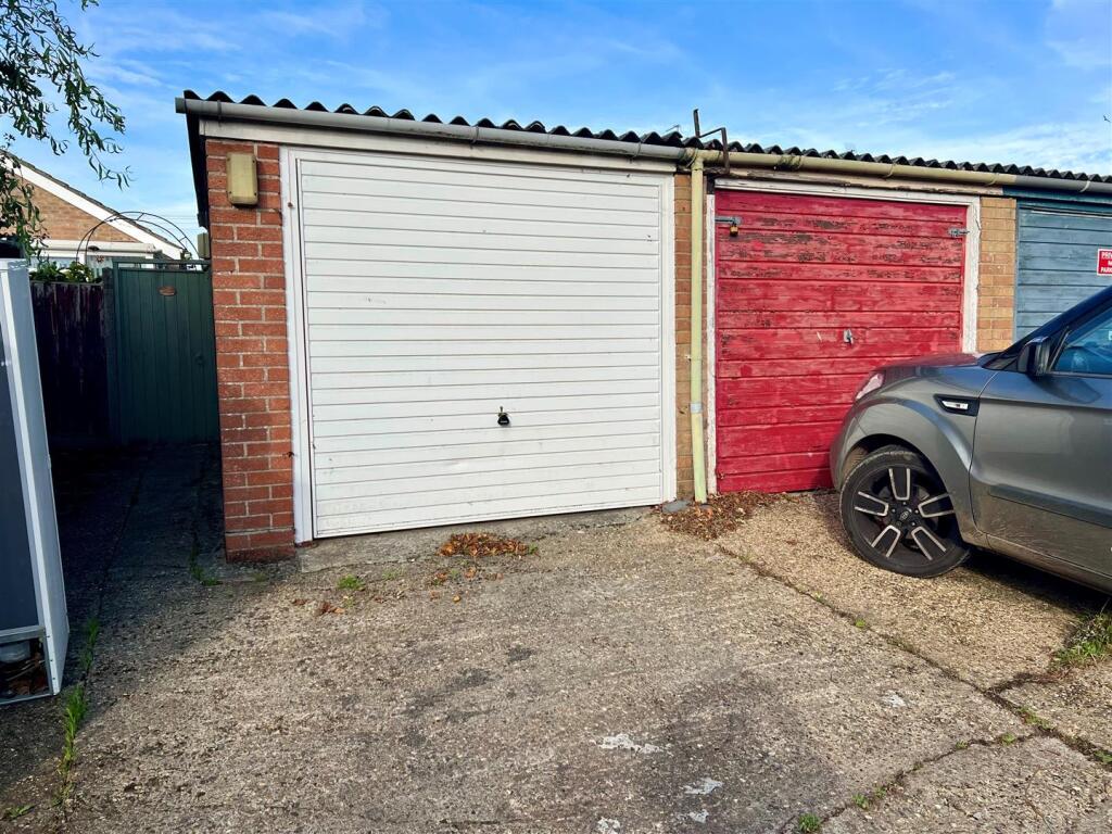 Garage with Parking.jpg