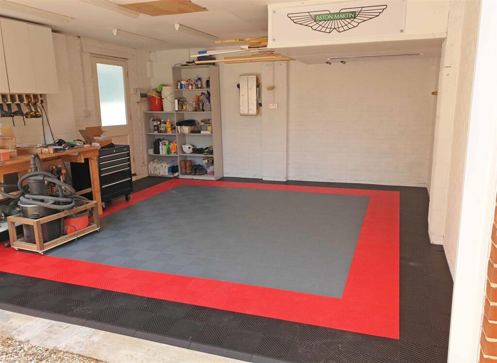 Garage Internal.jpg