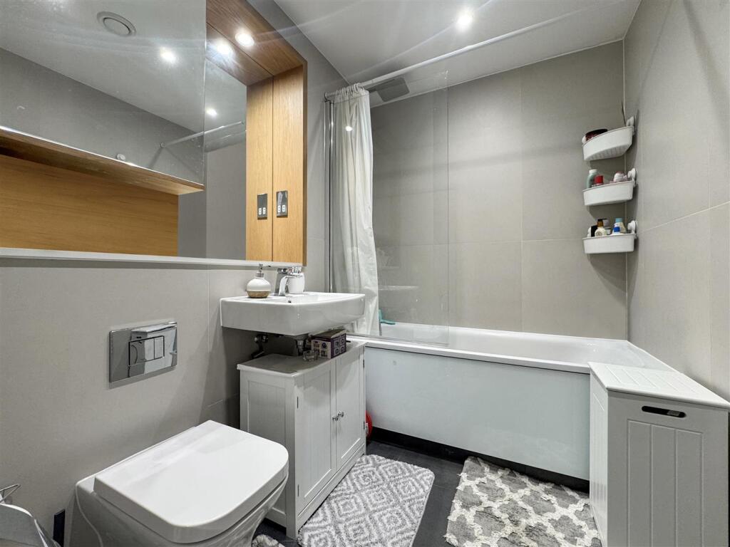 Bathroom.jpeg
