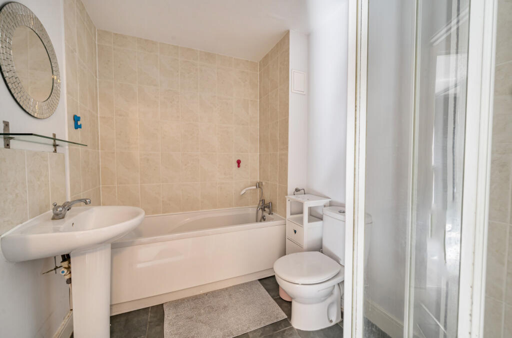 1348538-10-68b805...