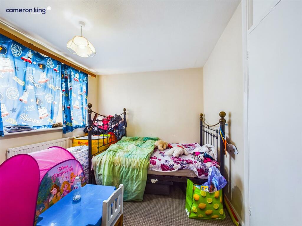 bed 2.jpg