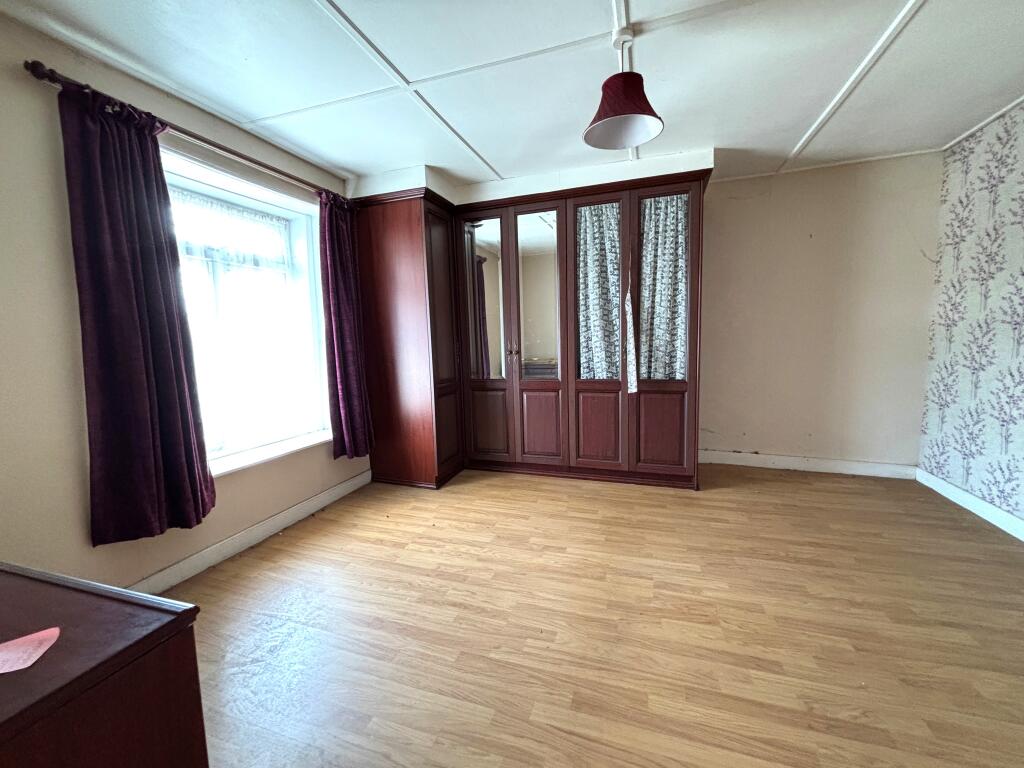 Master Bedroom T202505220849.jpg