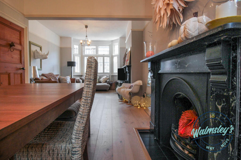 Dining room feature