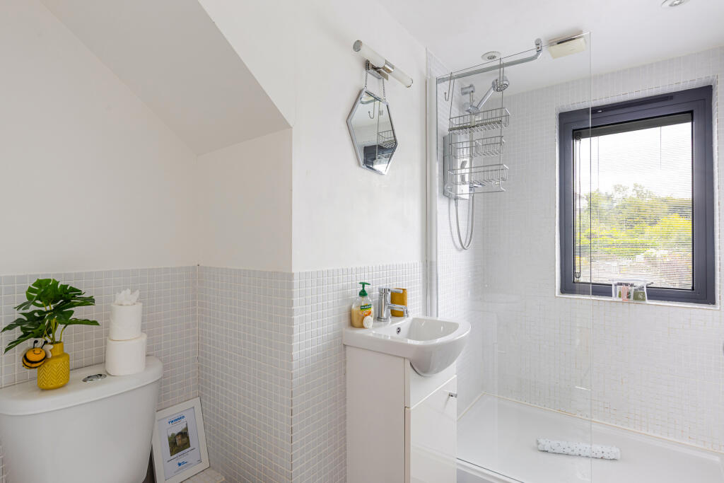 A18 - 3 Somerset Place, Totnes - 250728