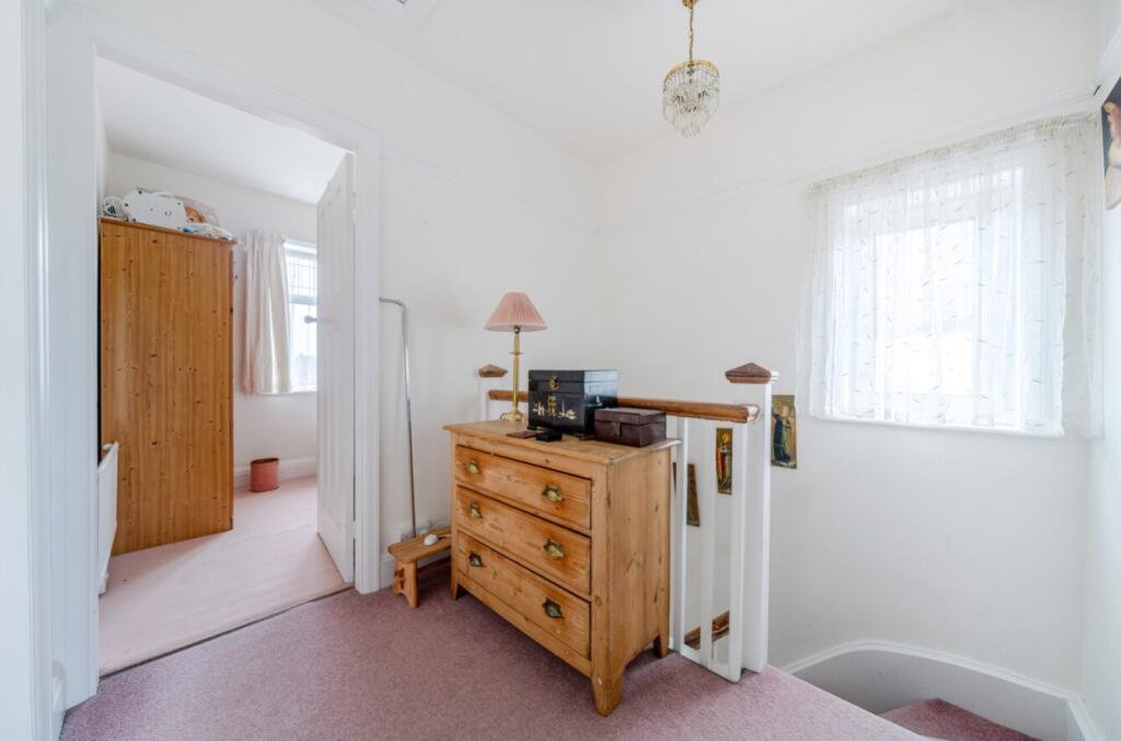 1300598-17-6835bafdb2aa6