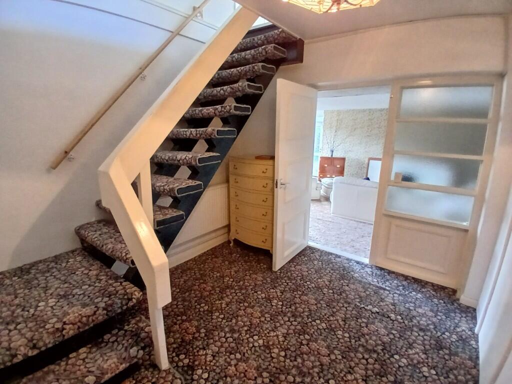 STAIRS TO LOWER 