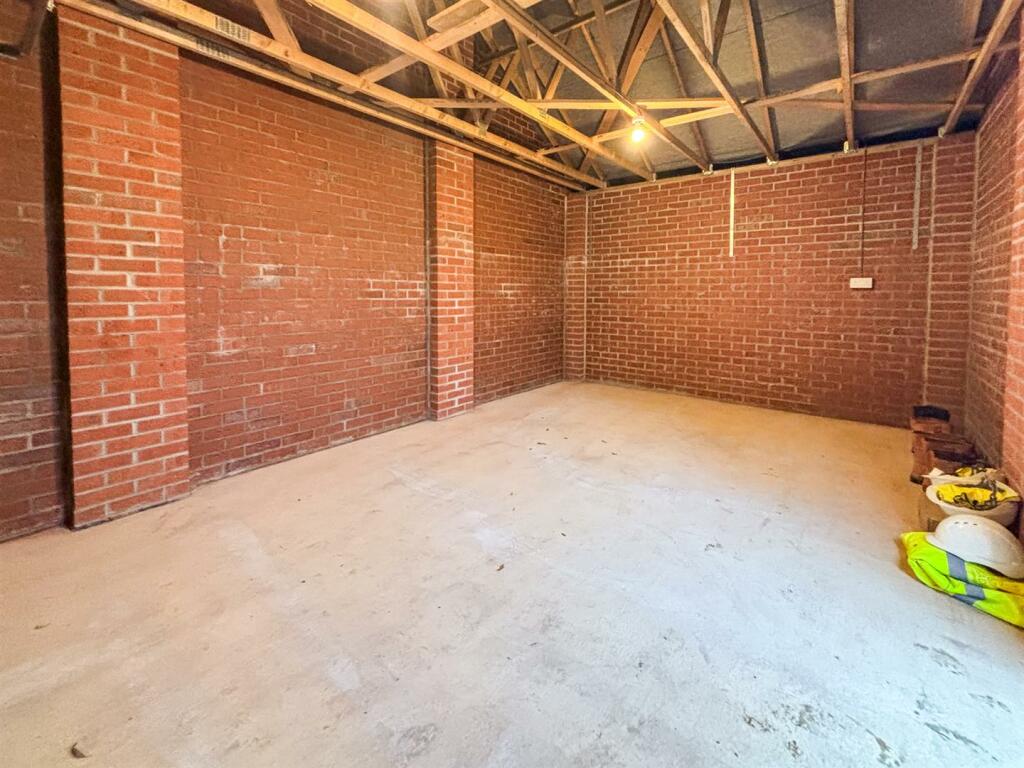 garage.jpg