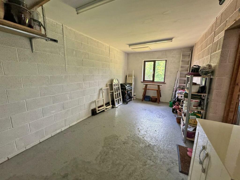 INTEGRAL GARAGE